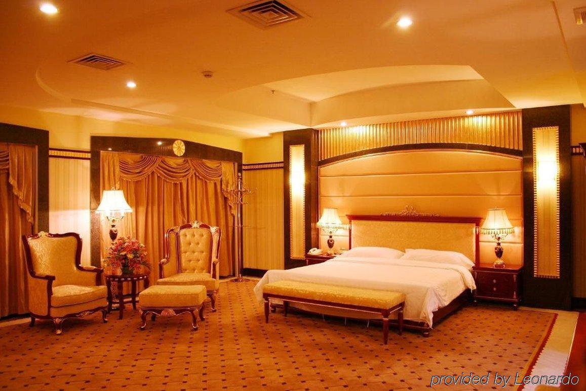 Century Palace Hotel Huizhou  Zimmer foto